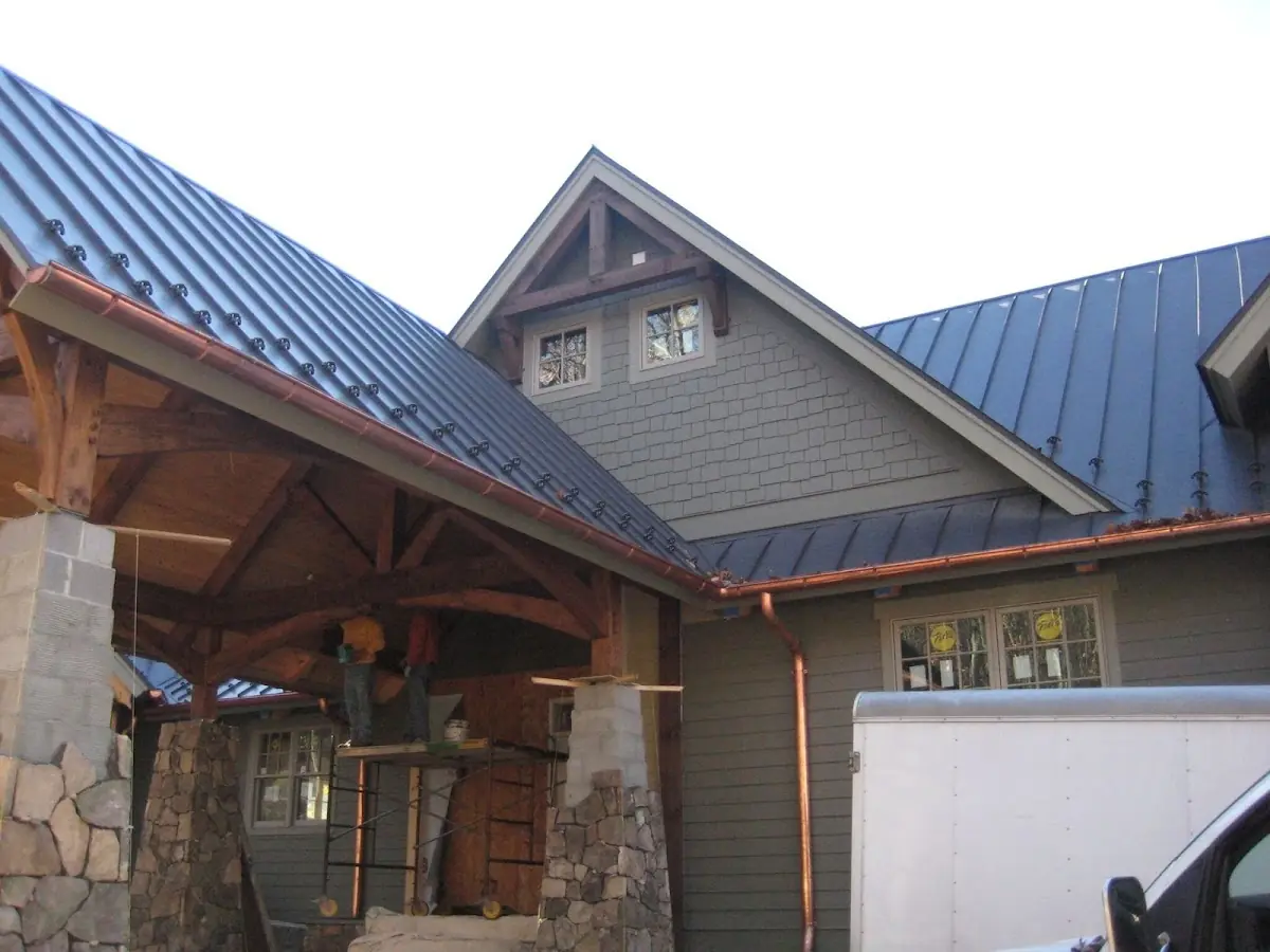 Craftsman Roofing team delivering quality roofing work in Loma Alta